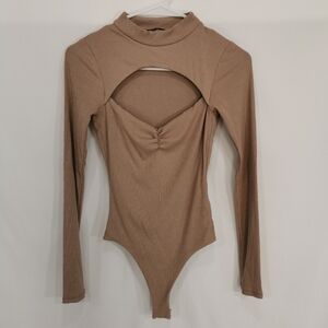 Lulu's Long Sleeve Ribbed Tan Bodysuit with Cut Out Yoke - Sz XS